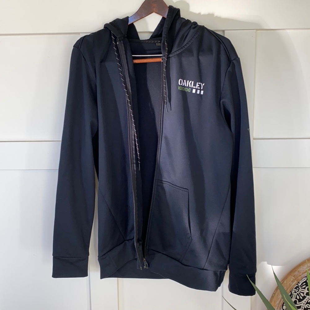 Men’s M Oakley Zip Up Hoodie